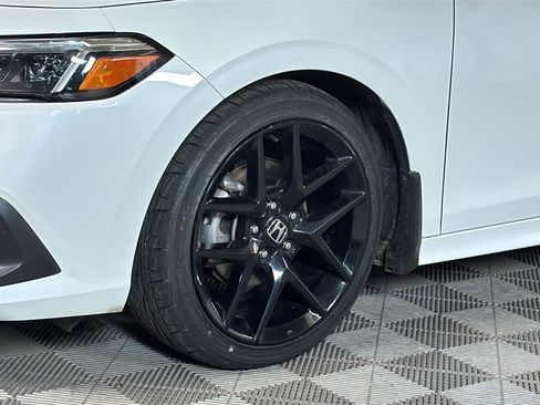 Used 2023 Honda Civic Sport image 4