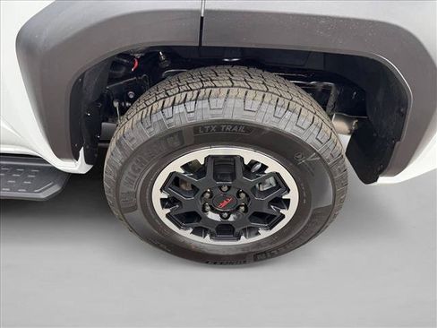 Certified 2025 Toyota 4Runner TRD Off-Road AWD/4WD image 9