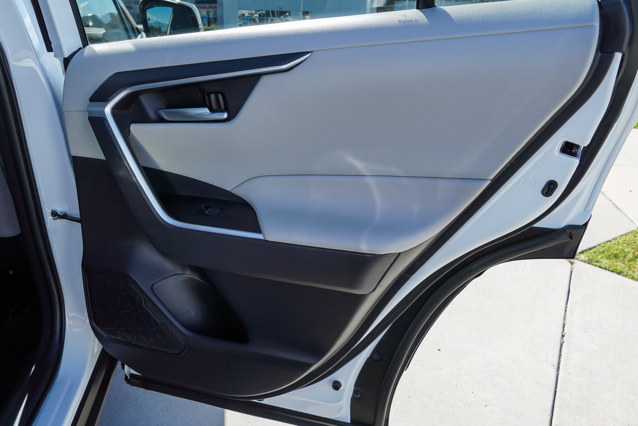 Certified 2024 Toyota RAV4 XLE AWD/4WD image 28