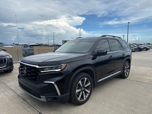 Used 2023 Honda Pilot Elite image 7