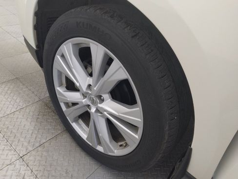 Used 2018 Nissan Pathfinder SL w/ SL Premium Package FWD image 31