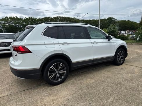 Used 2018 Volkswagen Tiguan SEL AWD/4WD image 5