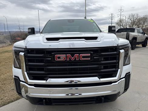 Used 2025 GMC Sierra 2500 Pro w/ 1SA Pro Safety Plus Package image 8