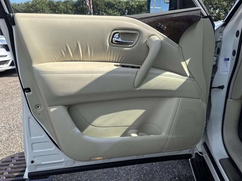 Used 2017 INFINITI QX80 2WD w/ Driver Assistance Package image 21