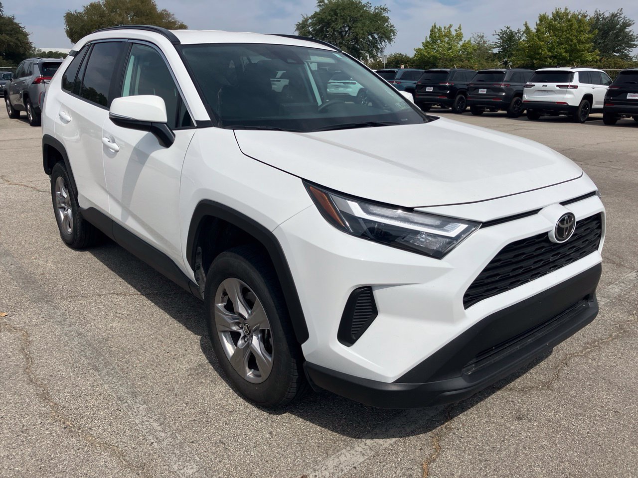 Used 2025 Toyota RAV4 XLE AWD/4WD image 3