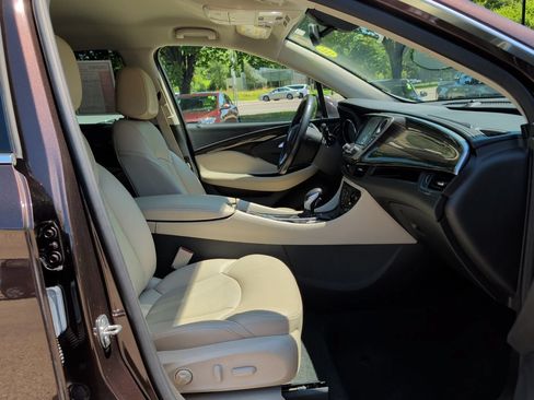 Used 2020 Buick Envision Essence AWD/4WD image 37