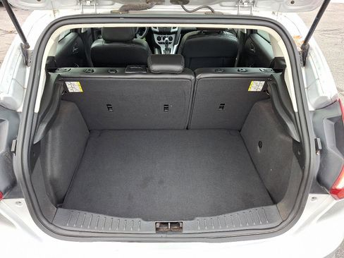 Used 2014 Ford Focus SE w/ Equipment Group 201A image 26