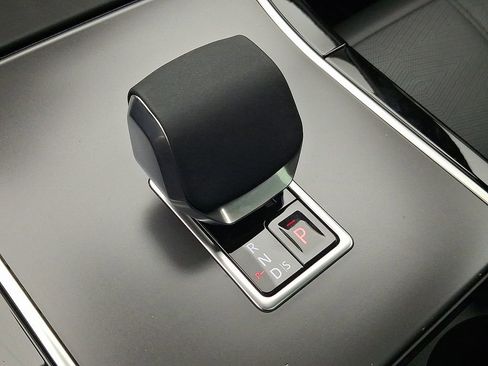 Used 2025 Land Rover Range Rover Velar Dynamic HSE image 15