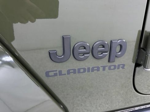 Used 2021 Jeep Gladiator Sport AWD/4WD image 9