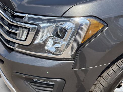 Used 2021 Ford Expedition Max XLT image 10
