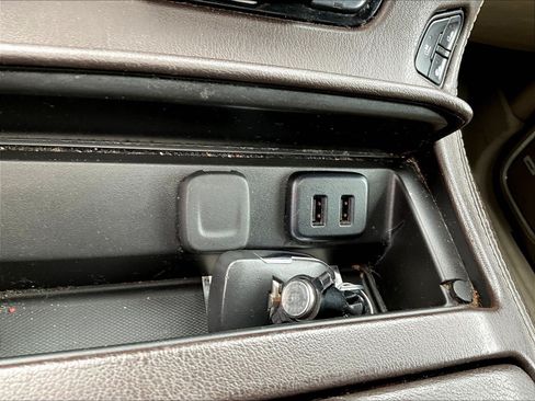 Used 2020 Chevrolet Suburban Premier AWD/4WD image 16