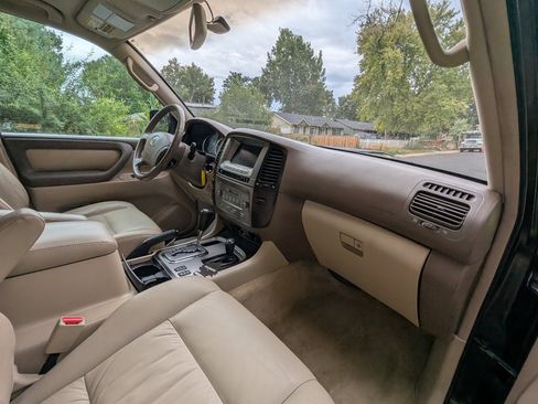 Used 2005 Toyota Land Cruiser image 18