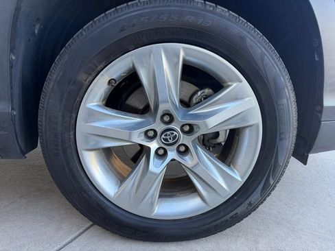Used 2016 Toyota Highlander Limited FWD image 25