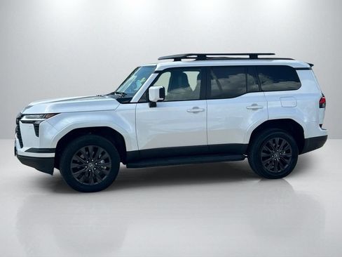 Used 2026 Lexus GX 550 w/ Accessory Package (2T) AWD/4WD image 8