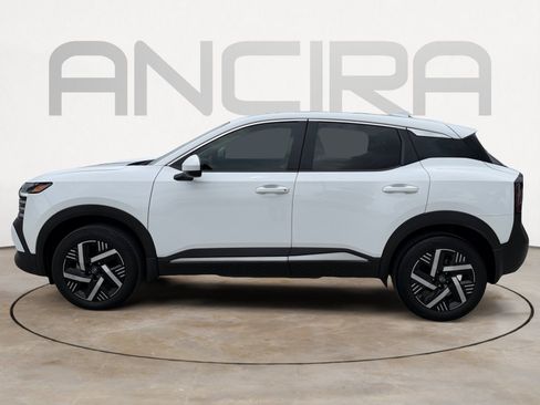 Used 2025 Nissan Kicks SV FWD image 7