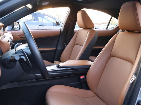 Certified 2025 Lexus IS 350 F Sport image 34