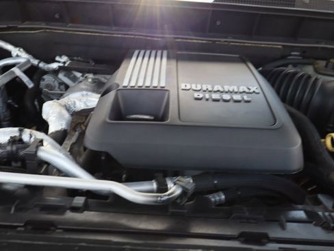 Used 2020 Chevrolet Silverado 1500 High Country w/ Technology Package image 34