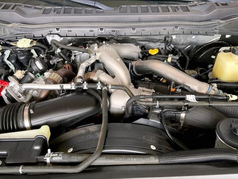Used 2023 Ford F250 Lariat w/ Lariat Ultimate Package AWD/4WD image 9