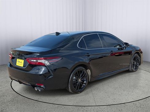 Used 2024 Toyota Camry XSE FWD image 5