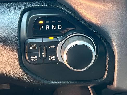 Used 2019 RAM 1500 Big Horn AWD/4WD image 18