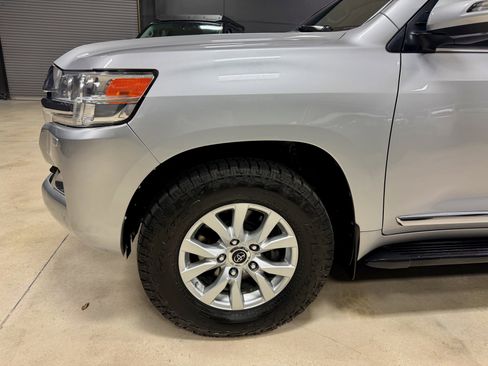 Used 2017 Toyota Land Cruiser AWD/4WD image 18
