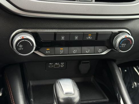 Used 2024 Nissan Altima 2.5 SR FWD image 29