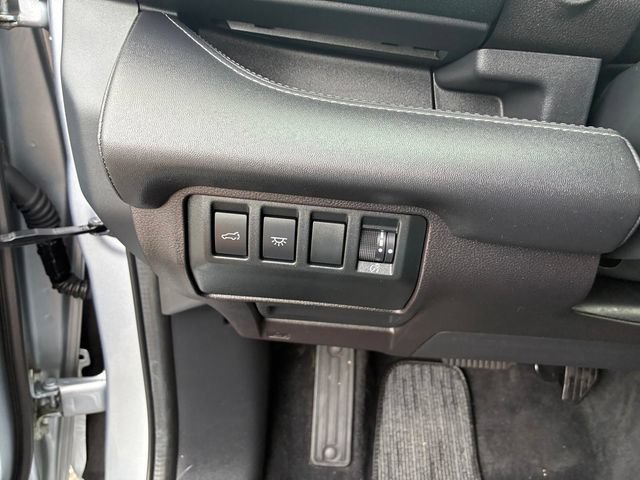 Used 2023 Subaru Ascent Limited w/ Technology Package AWD/4WD image 23