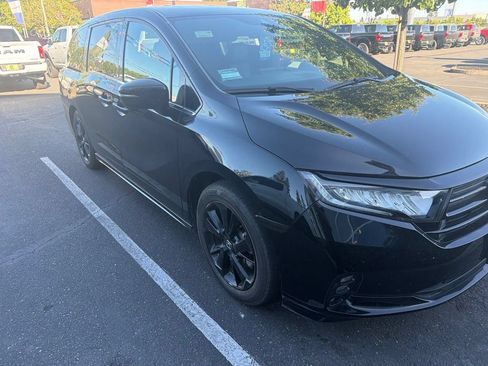 Used 2024 Honda Odyssey Sport image 3