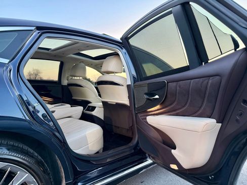 Used 2019 Lexus LS 500 w/ Luxury Package image 25