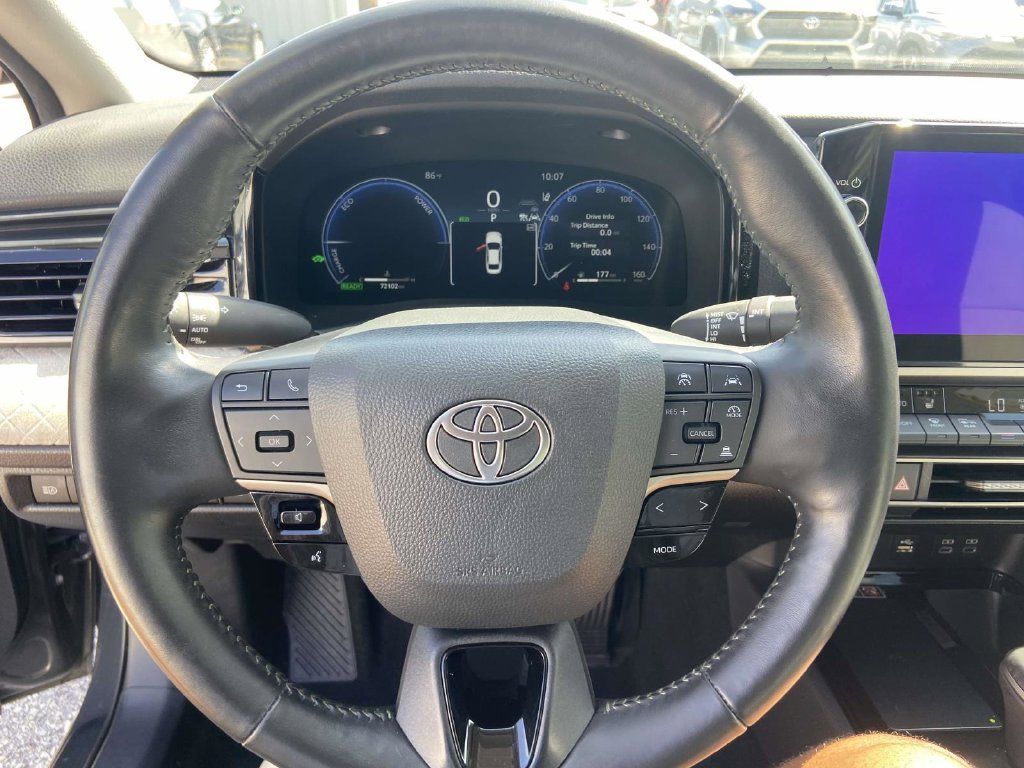 Used 2025 Toyota Camry XLE FWD image 36