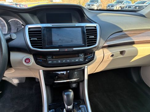 Used 2017 Honda Accord EX-L image 22