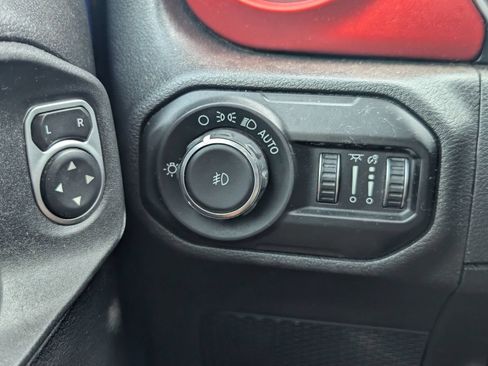 Used 2019 Jeep Wrangler Unlimited Rubicon AWD/4WD image 18