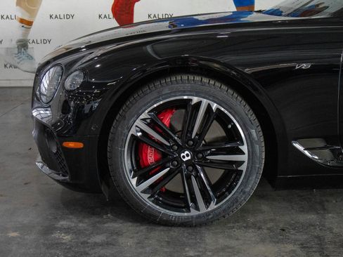 Used 2021 Bentley Continental GT image 16