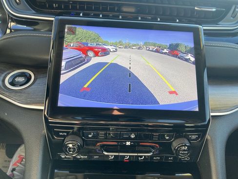 Used 2023 Jeep Grand Cherokee 4WD 4xe image 20