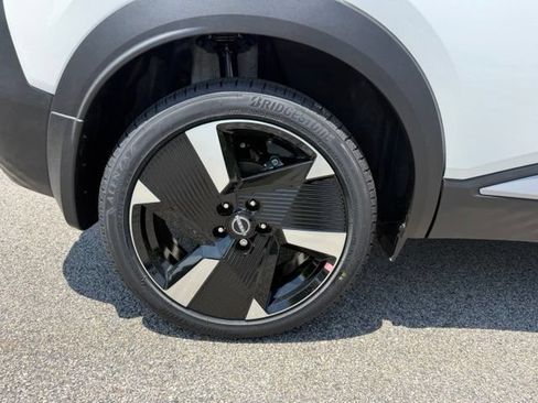 New 2026 Nissan Kicks SR AWD/4WD image 13