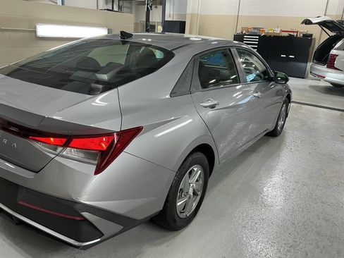 Certified 2025 Hyundai Elantra SE image 4