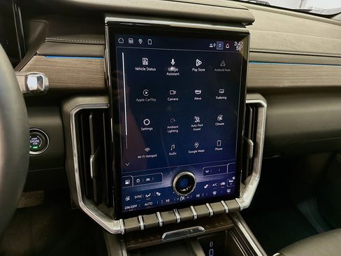 Used 2025 GMC Acadia Denali w/ Super Cruise Package image 26