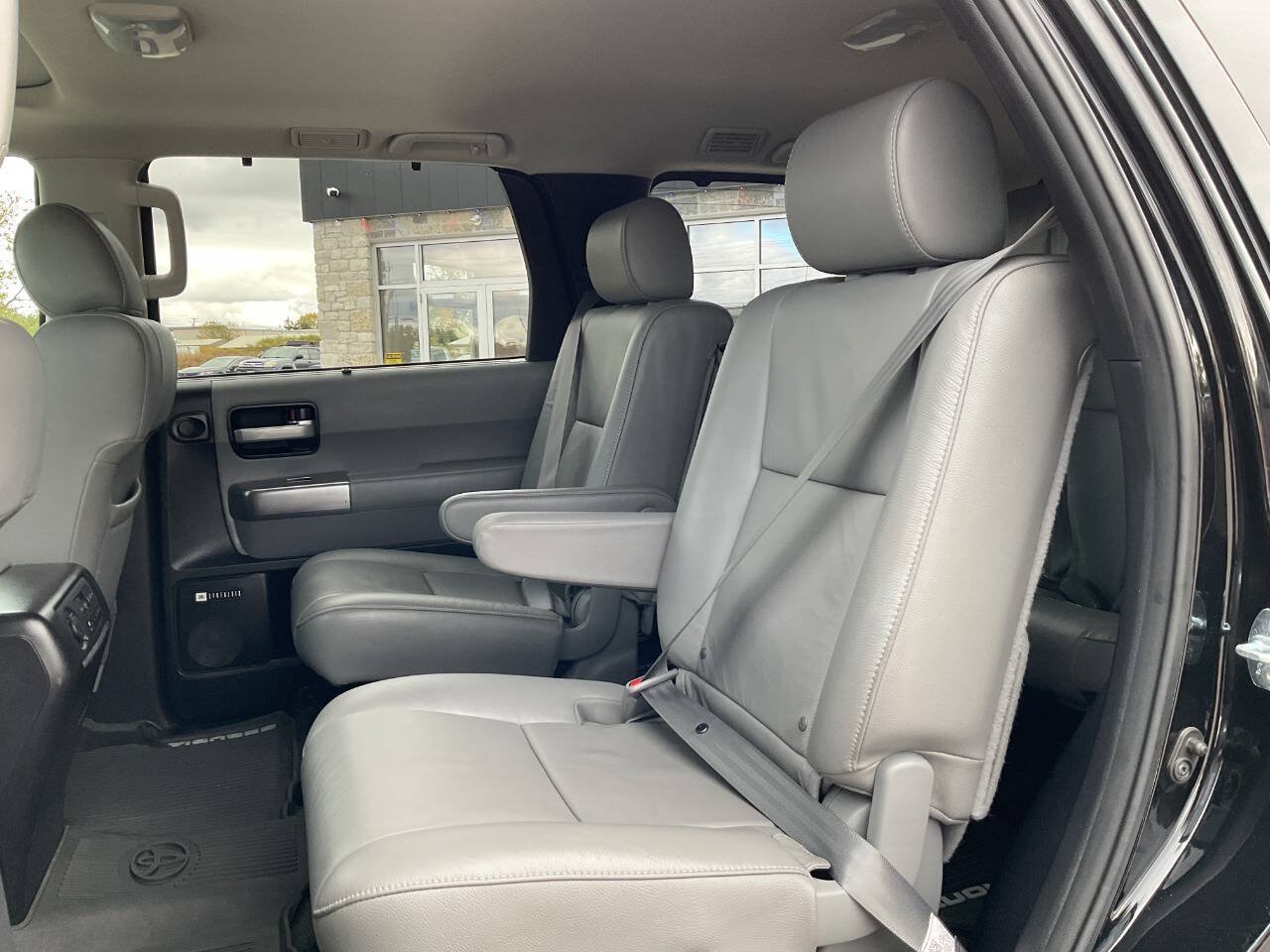 Used 2018 Toyota Sequoia Limited w/ Safety & Convenience Package AWD/4WD image 36