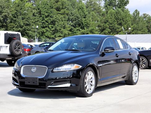 Used 2013 Jaguar XF RWD image 3