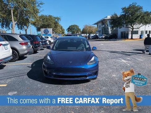 Used 2023 Tesla Model 3 Standard Range image 2