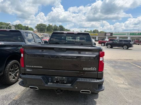 Used 2021 Chevrolet Silverado 1500 High Country w/ Safety Package II AWD/4WD image 4