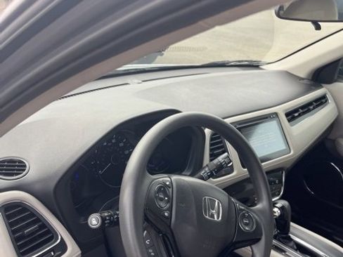 Used 2018 Honda HR-V EX image 13