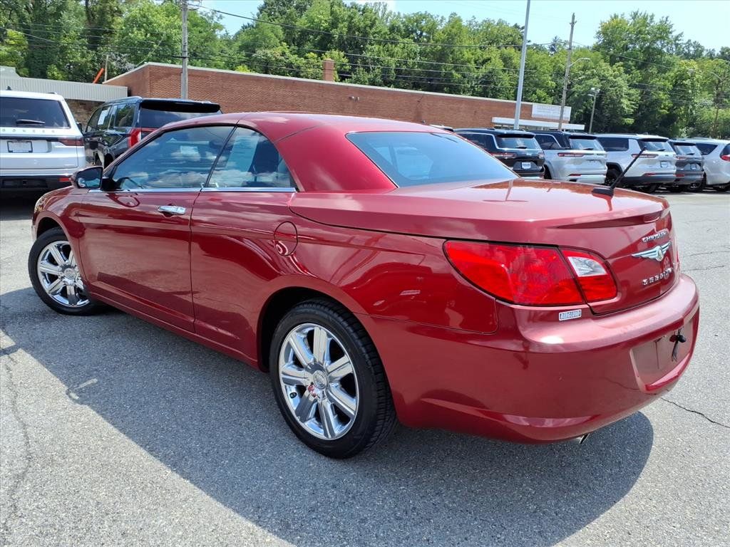 Used 2010 Chrysler Sebring Limited FWD image 6