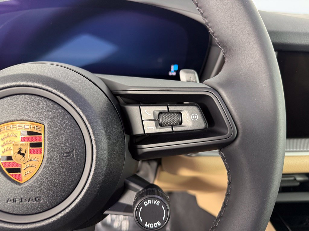Certified 2026 Porsche Cayenne AWD/4WD image 28