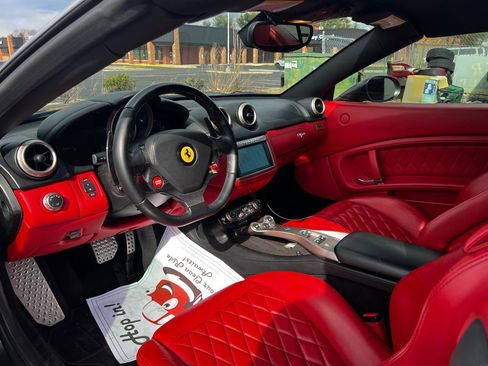 Used 2012 Ferrari California RWD image 10
