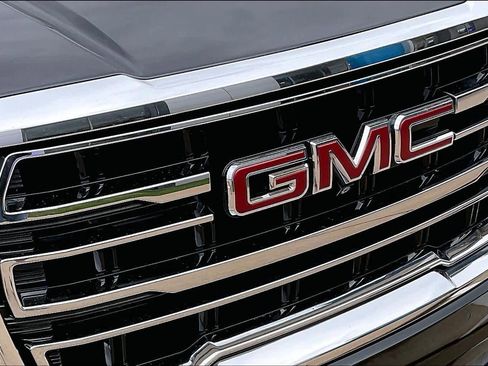 Used 2022 GMC Yukon SLT w/ SLT Luxury Package image 30