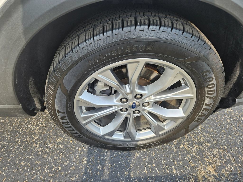 Used 2021 Ford Explorer XLT RWD image 12