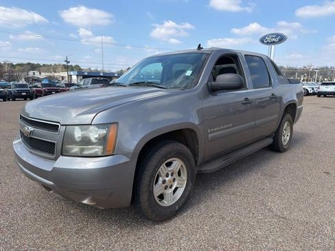 Used 2008 Chevrolet Avalanche LS image 8