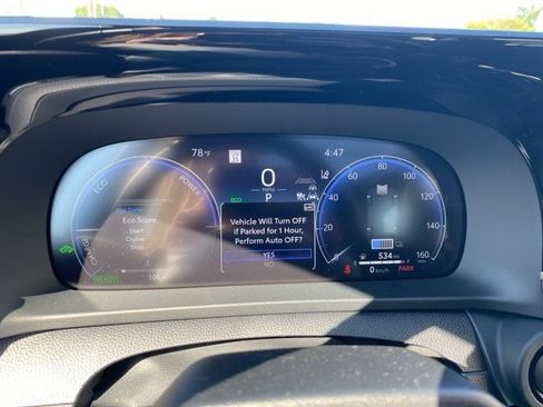 New 2025 Toyota Crown Signia image 33