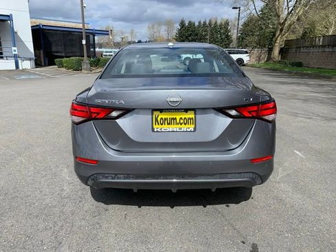Used 2024 Nissan Sentra SV image 4